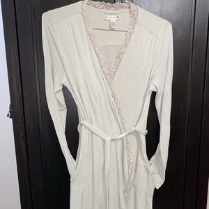 A Pea in the pod robe